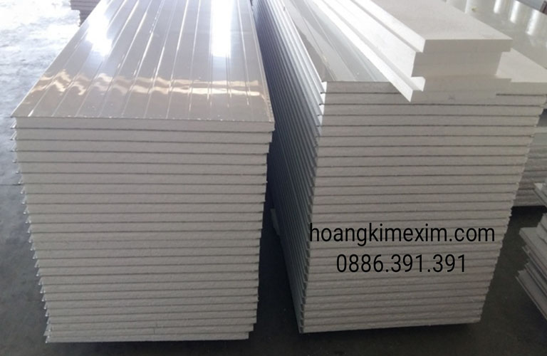XNK Hoàng Kim là đơn vị cung ứng nhiều loại panel tôn xốp chất lượng, hàng uy tín chính hãng, thi công có độ bền cao